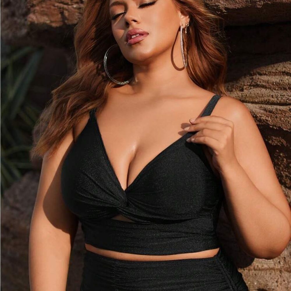 SHEIN Black Twist Front Bikini Top - Picture 2 of 10